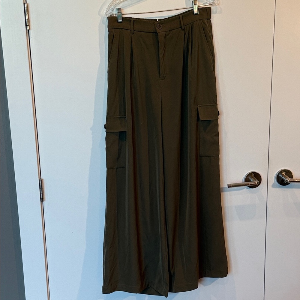 Women’s Olive Cargo Wide-Leg Pants